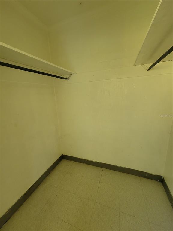 Building Photo - 962 NE 5th St