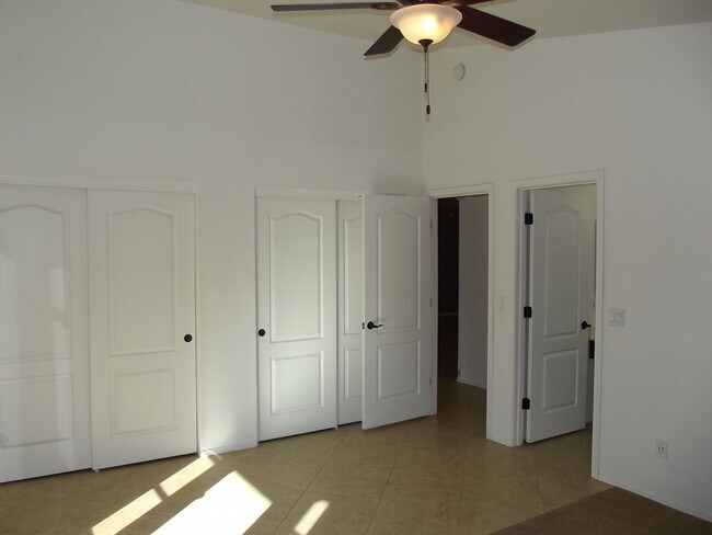 Building Photo - 4469 W Holly Berry Way