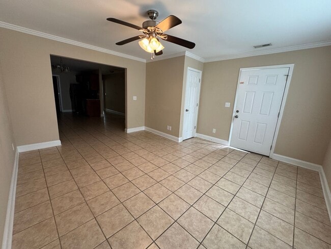 Building Photo - Available to Show