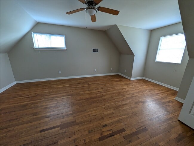 Building Photo - 515 Broad Ripple Dr