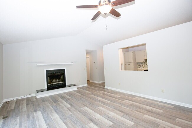 Building Photo - 50 Surry Cir N