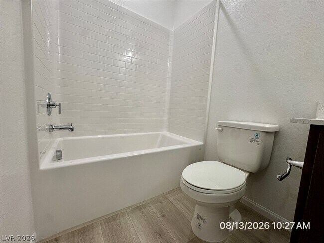 Building Photo - 630 Bellus Pl
