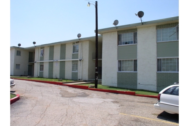 Primary Photo - Willow Creek Apartments