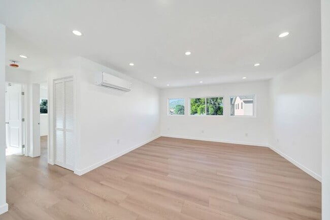 Building Photo - Move-In Ready Luxury: A Flawlessly Upgraded Sunland Retreat