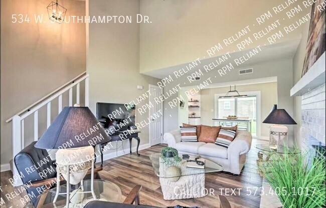 Building Photo - 534 W Southampton Dr