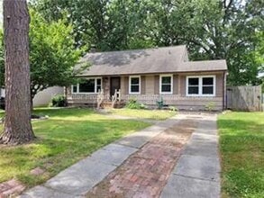 Building Photo - 1289 River Oaks Dr