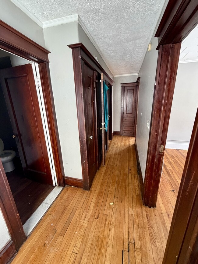 Building Photo - 175 Selye Terrace