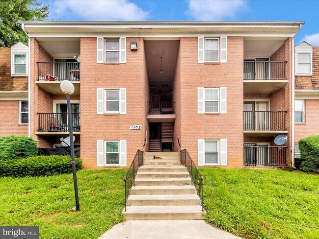 Primary Photo - 7165 Cross St