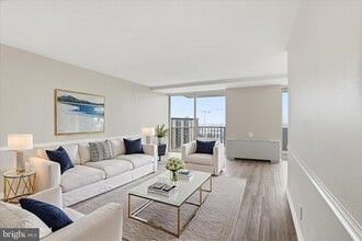 Building Photo - 301 N Beauregard St