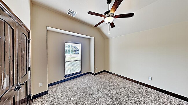 Building Photo - 13604 Gentry Dr