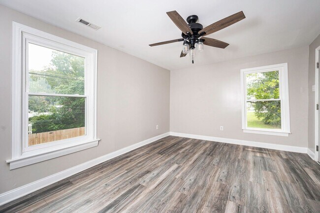 Building Photo - 3125 Enslow Ave