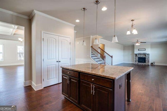 Building Photo - 4215 Miramount Overlook