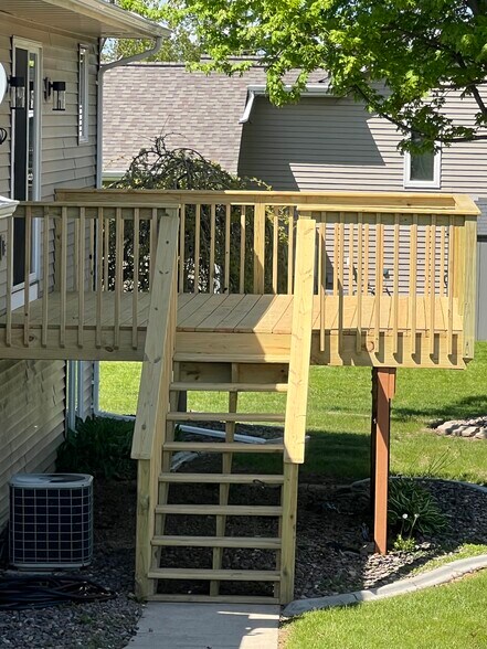 Large deck - 2660 Sandra Rose Ln
