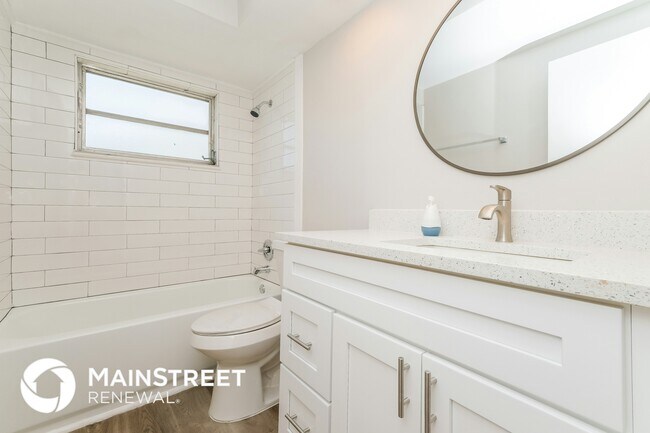 Building Photo - 9426 Legend Ln