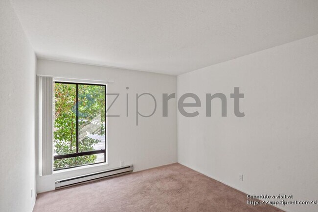 Building Photo - 2000 Rock St