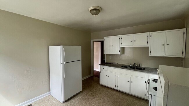 Building Photo - Cute East Nashville Home