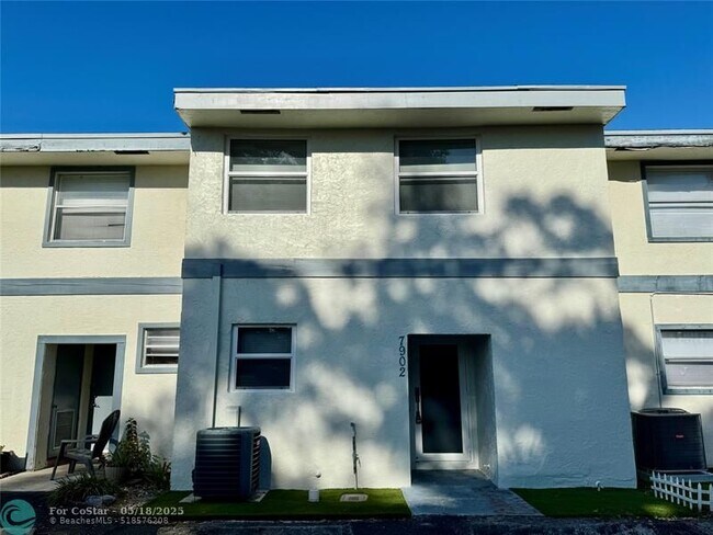 Building Photo - 7902 SW 8th St