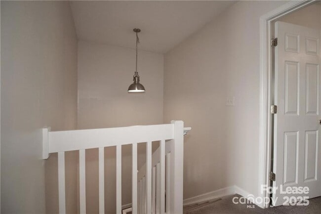 Building Photo - 137 Lynch Cir