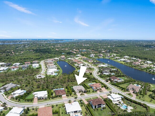 Building Photo - 20063 SE Gallberry Dr