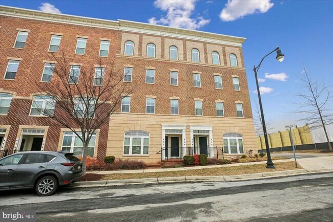 Building Photo - 452 Exchange Avenue