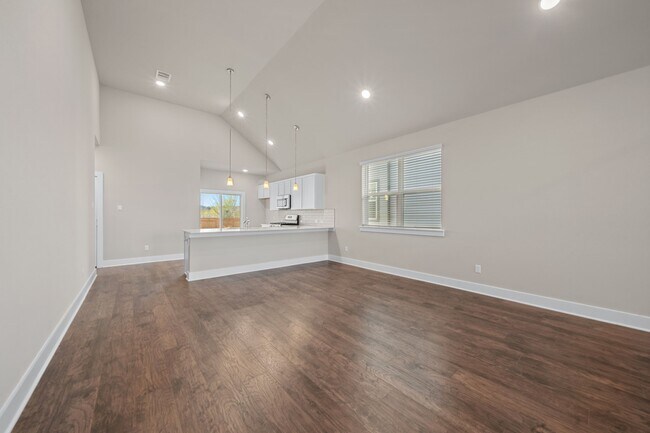 Building Photo - 217 Pinnacle Ln