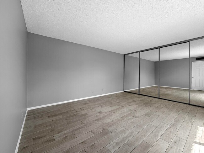 Building Photo - 166 Lake Arbor Dr