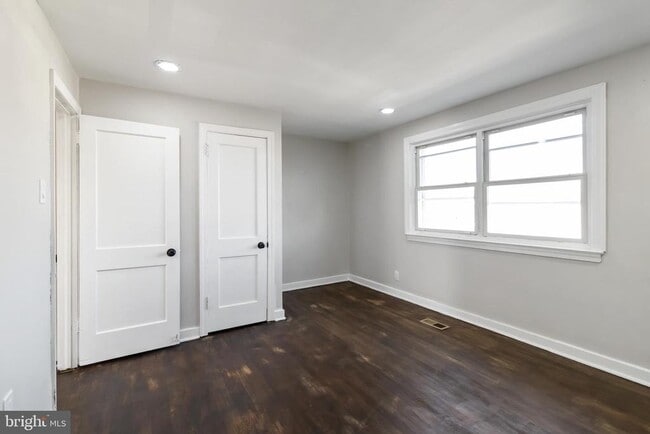 Building Photo - 7836 Fayette St