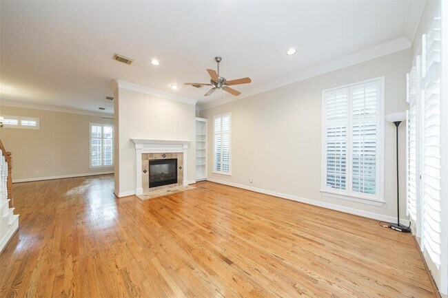 Building Photo - 6318 Elm Ct