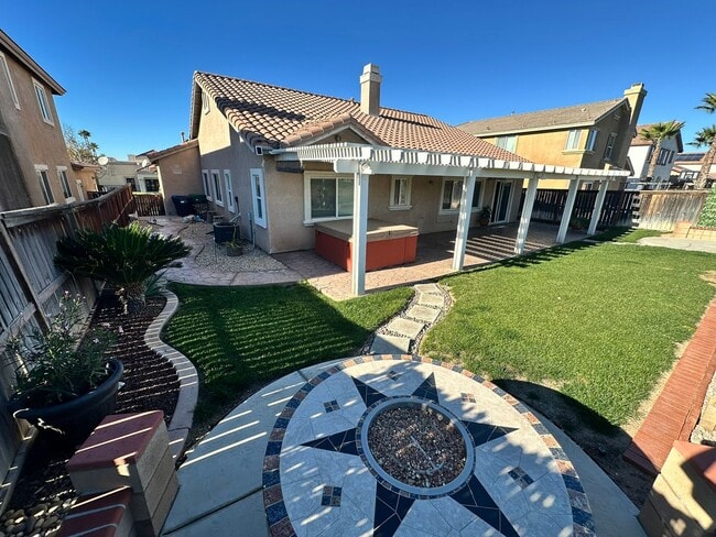 Building Photo - Beautiful 3bd/2ba Single Story with Primary Suite!