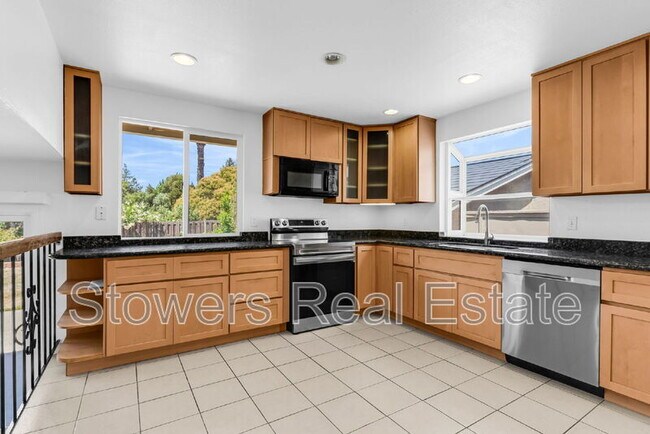 Building Photo - 120 Valdivia Cir