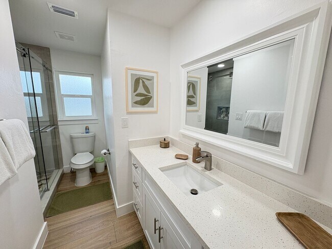 Building Photo - Beautifully Furnished Pool Home with Boat ...