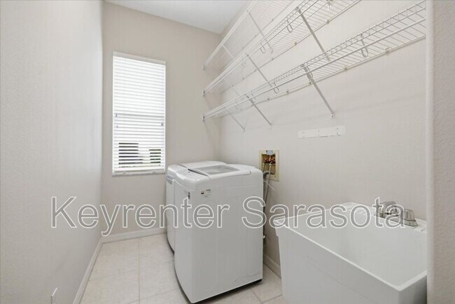 Building Photo - 4956 Bridgehampton Blvd