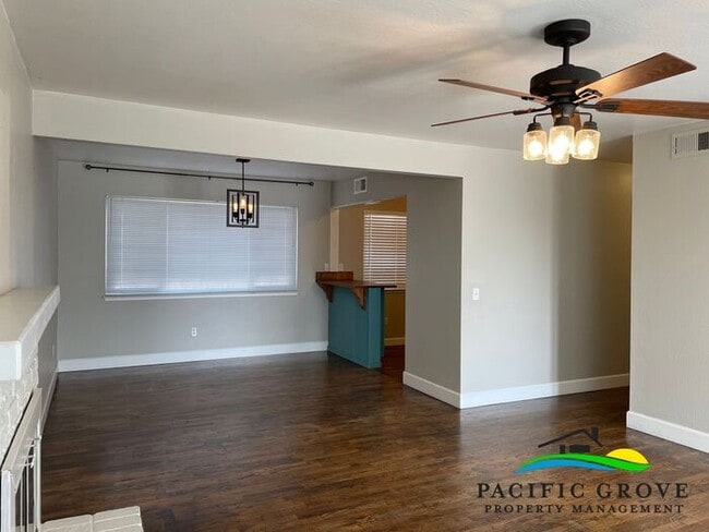 Building Photo - Updated Three Bedroom