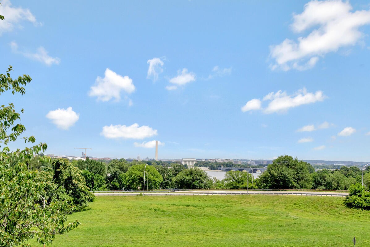 Views - 1121 Arlington Blvd