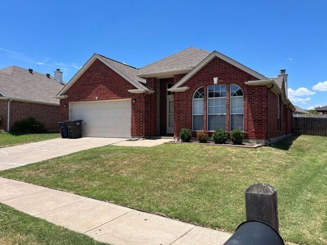 Primary Photo - Bright & Inviting Home with Walk-In Closet...