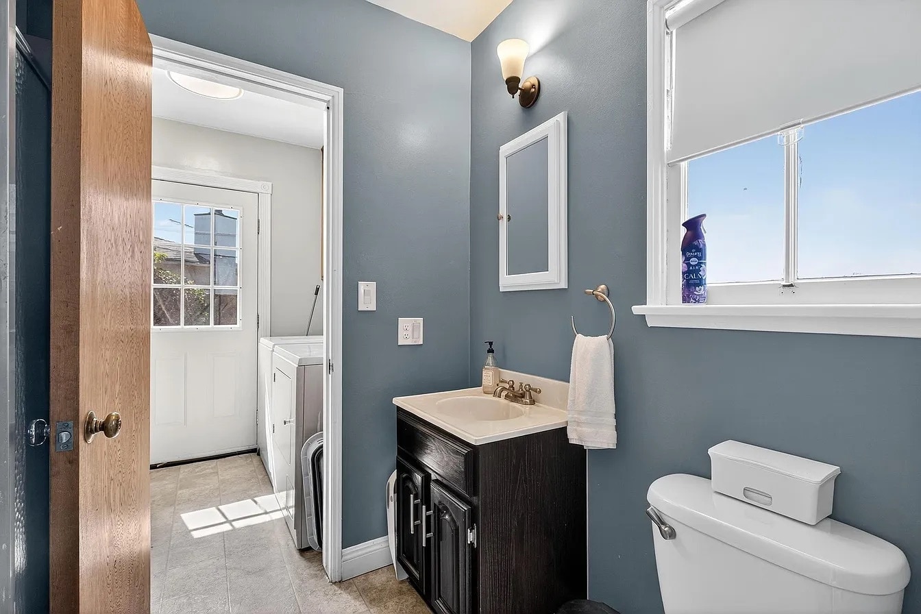 Building Photo - 2924 W 136th St