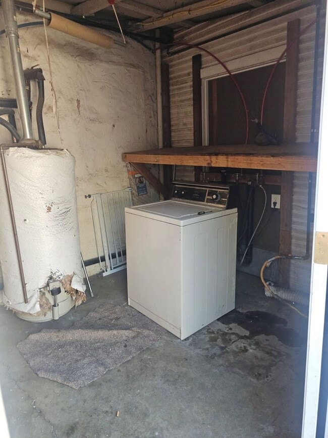 Building Photo - Centrally located unit