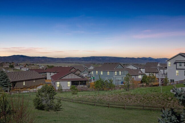 Building Photo - 3 Bedroom, 3 Bth Townhome with 2 Car Garage