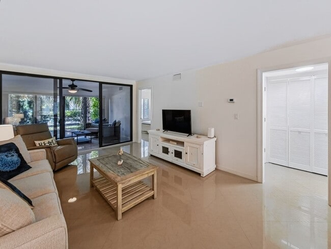 Building Photo - ** CATALINA AT HIGH POINT ** 2 BED / 2 BATH - CONDO - FURNISHED - CARPORT - ANNUAL RENTAL