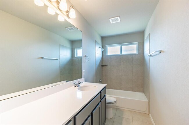 Building Photo - 117 Manatee Ln