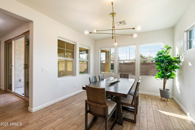 Building Photo - 4050 S Thistle Dr