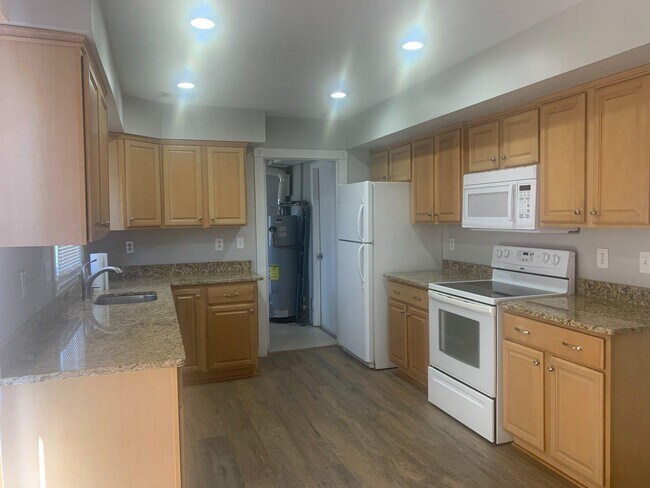 Building Photo - 13217 Poplar Tree Rd