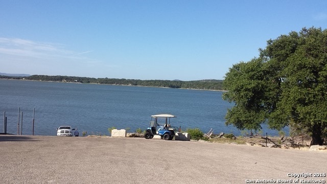Building Photo - Very Cute 2/2 With Lake Access and Ammenities