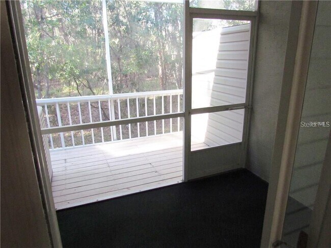 Building Photo - 4343 Lakeshore Dr