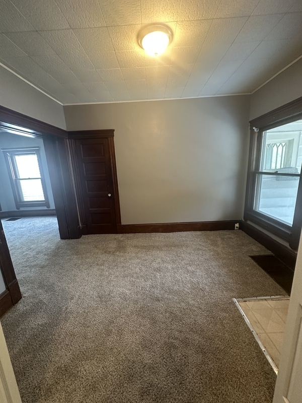 Building Photo - 4014 Woodbridge Ave
