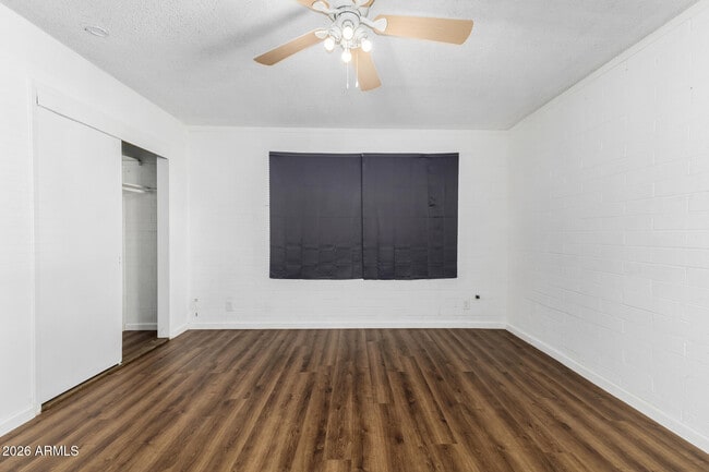 Building Photo - 3945 W Orange Dr