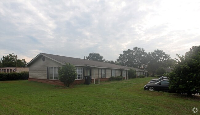 Primary Photo - Trail Court Apartments