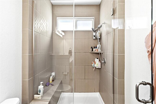 Building Photo - 2306 Capulet St