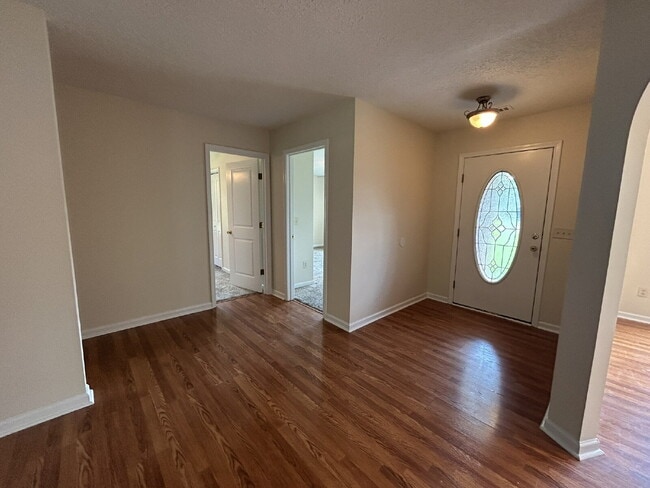 Building Photo - House for Rent