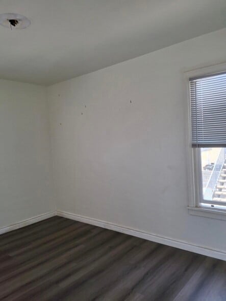 Bedroom - 808 E Palmer Ave